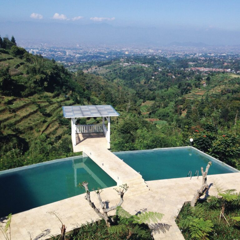 Kolam Renang Dulang Resort & Resto: Oasis Kenyamanan di Tengah Alam