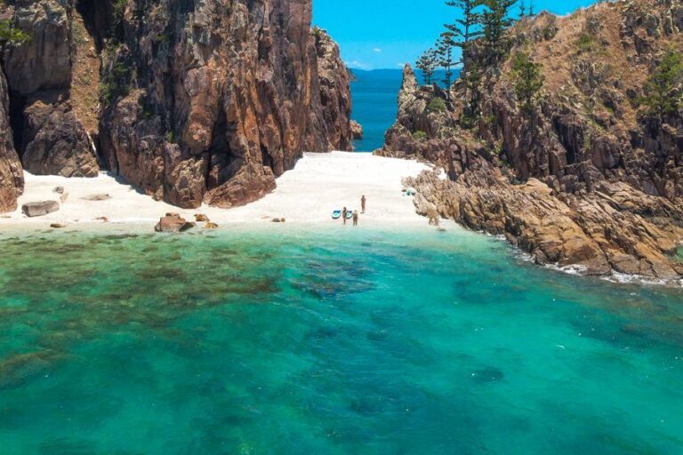 Pantai Pearl Bay: Keindahan Alam yang Menawan di Pesisir Tropis