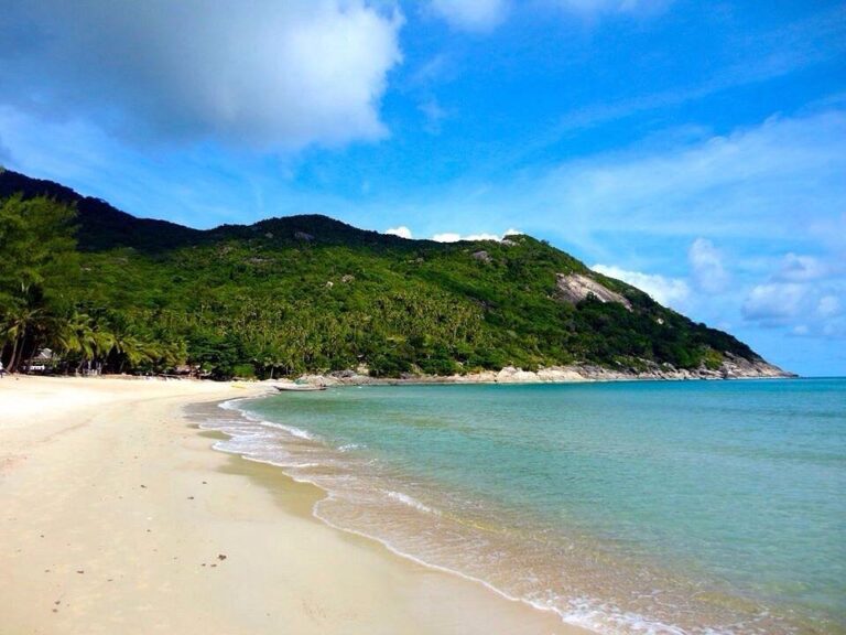 Pantai Bottle Beach: Surga Tersembunyi di Koh Phangan