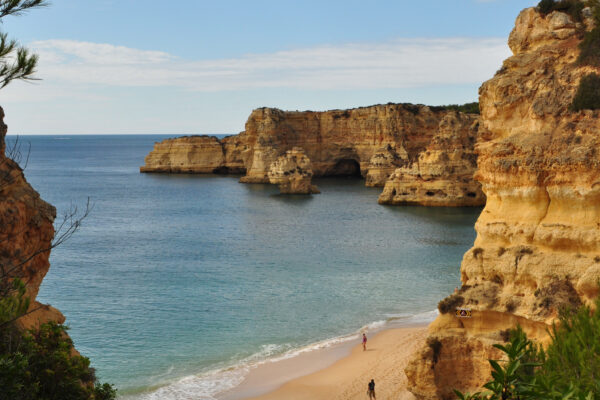 Keindahan Pantai Praia da Marinha di Algarve Portugal
