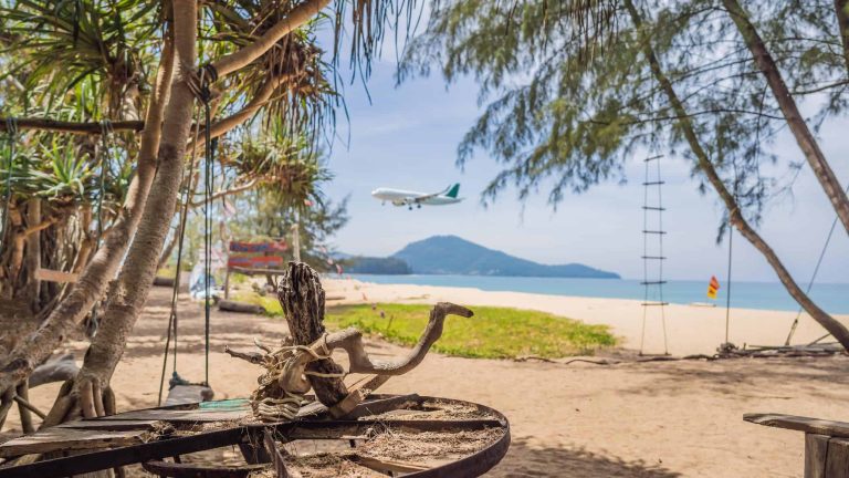 Keindahan dan Pesona Alam Pantai Mai Khao Beach di Phuket