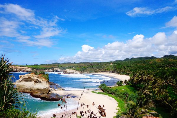 Keindahan Pantai Klayar: Surga Tersembunyi di Pacitan