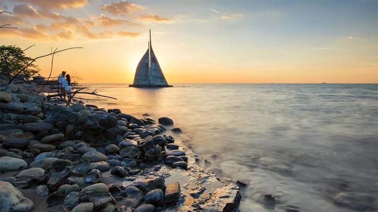 Keindahan Pantai Layar Putih: Surga Tersembunyi di Bali