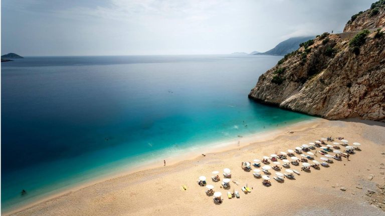 Keindahan Pantai Patara: Surga Tersembunyi di Turki