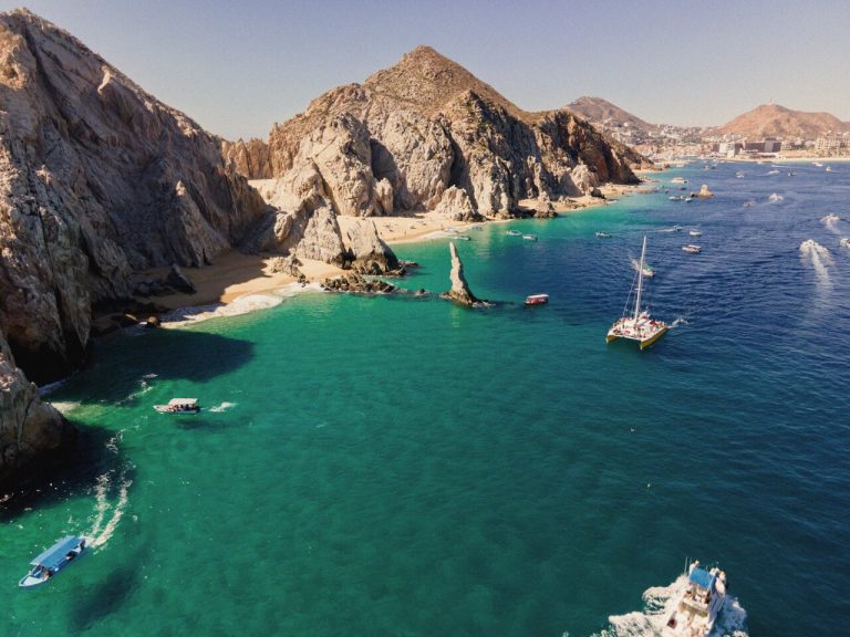 Pantai Cabo San Lucas: Keindahan Alam yang Menakjubkan