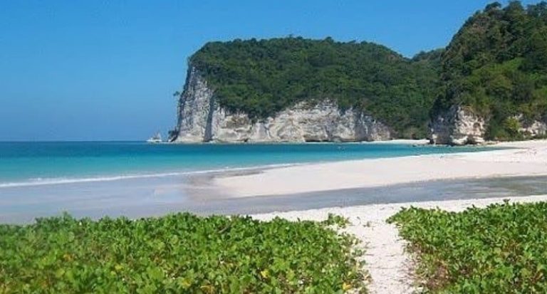 Keindahan Pantai Namosain: Surga Tersembunyi di Pulau Sumba