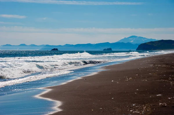 Keindahan Pantai Khalaktyrsky di Pantai Timur Rusia