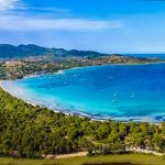 Pantai Plage De Pinarello: Surga Tersembunyi di Corsica